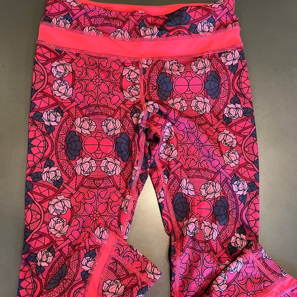 lululemon athletica Pants - Lululemon floral print leggings